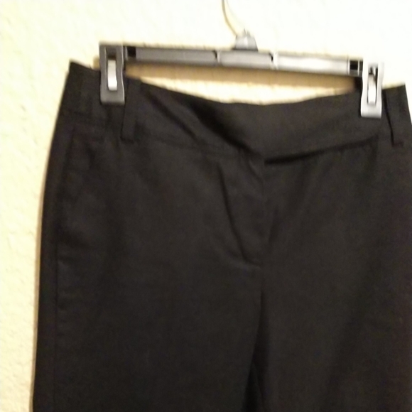 Madison Studio Black Capris Belt Loops Pockets Rebecca Fit Wide Waistband Size 4 - Picture 9 of 12